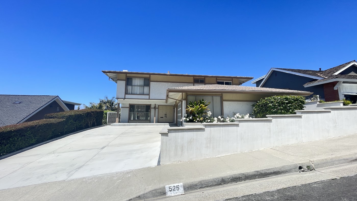 Before renovation: 525 E Avenida San Juan, San Clemente, CA, photo 02