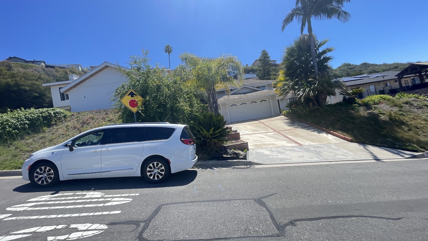 Before renovation: 525 E Avenida San Juan, San Clemente, CA, photo 06
