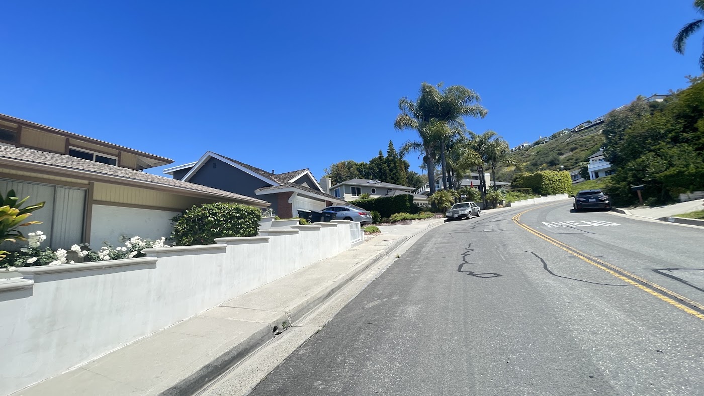 Before renovation: 525 E Avenida San Juan, San Clemente, CA, photo 08