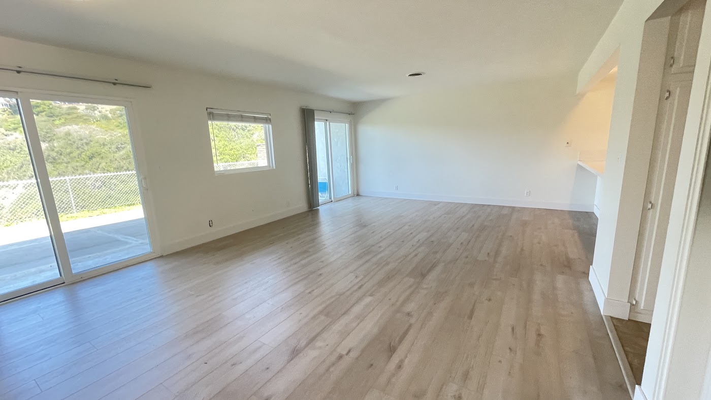Before renovation: 525 E Avenida San Juan, San Clemente, CA, photo 22