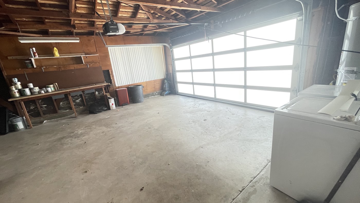 Before renovation: 525 E Avenida San Juan, San Clemente, CA, photo 36