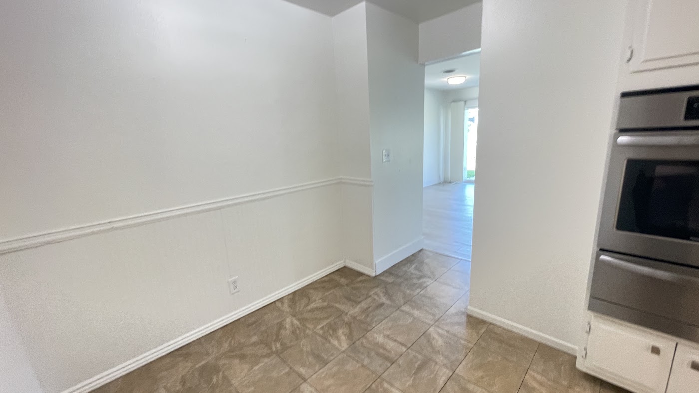 Before renovation: 525 E Avenida San Juan, San Clemente, CA, photo 38