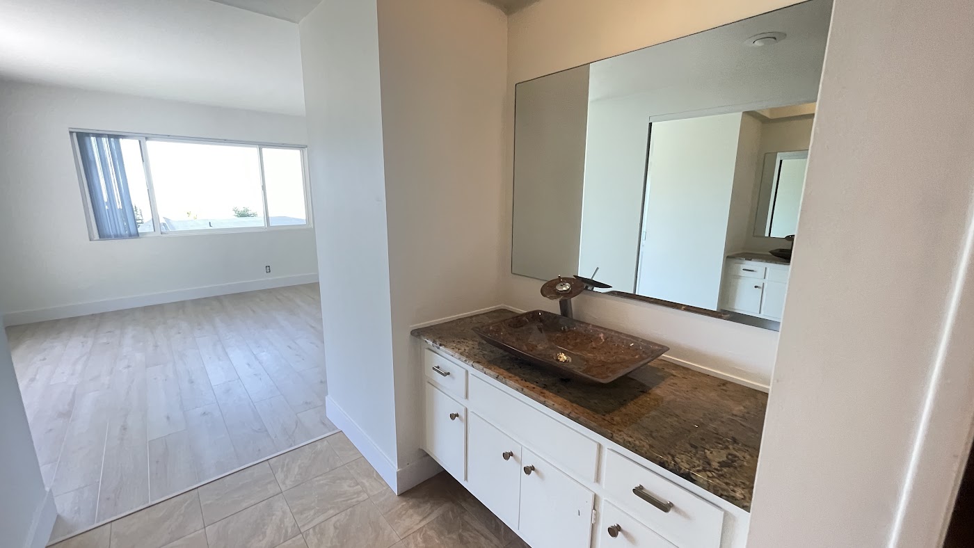 Before renovation: 525 E Avenida San Juan, San Clemente, CA, photo 50