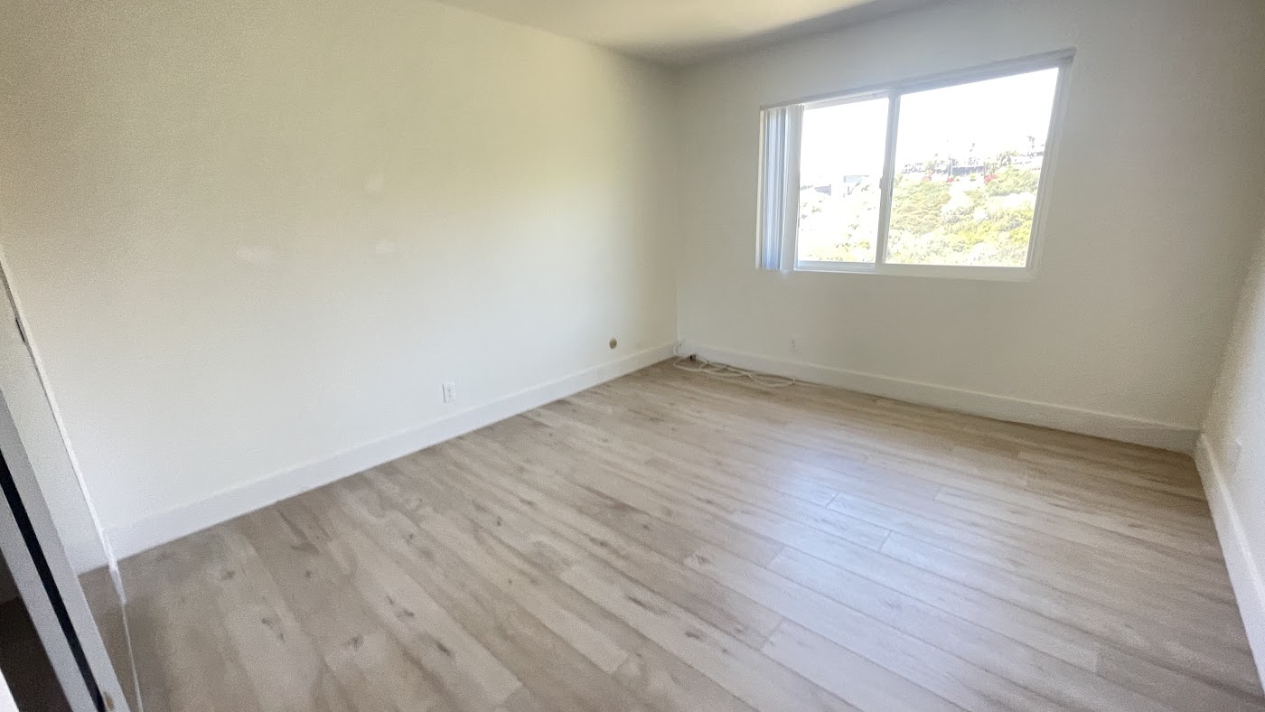 Before renovation: 525 E Avenida San Juan, San Clemente, CA, photo 53